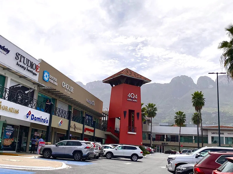 Nuestra sucursal en Plaza 404, San Pedro Garza García